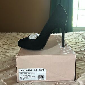 JustFab Black Heels Elegant and Sophisticated